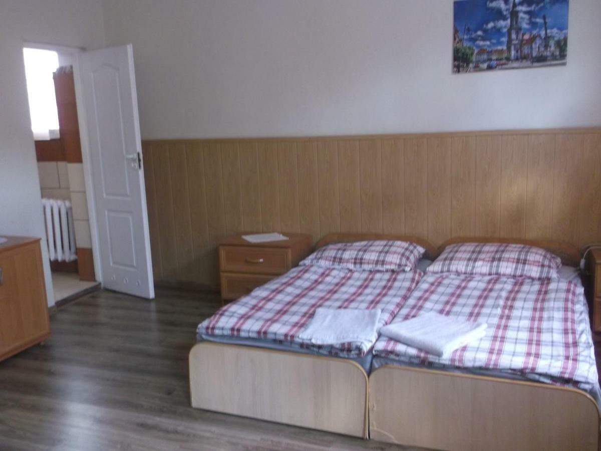 Hotel Gosciniec Iwona Glucholazy Exterior foto